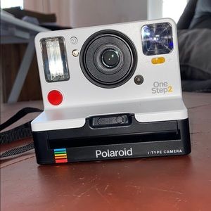 Polaroid OneStep 1 i-Type instant camera